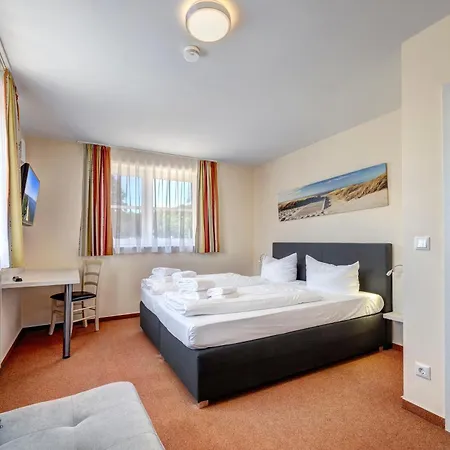 Prázdninový dům Meinholdstrasse Mit Eigener Sauna, Kamin, 4 Schlafzimmern Ca 500m Vom Ostseestrand