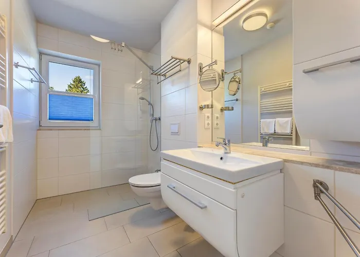 Meinholdstrasse Mit Eigener Sauna, Kamin, 4 Schlafzimmern Ca 500m Vom Ostseestrand * 코세로우
