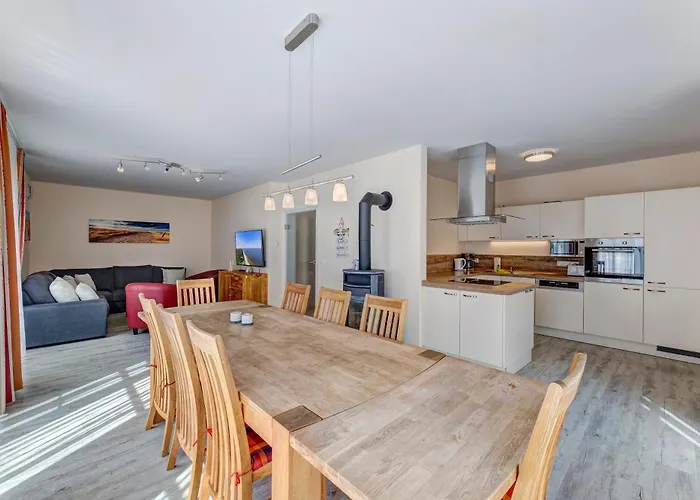 펜션 Meinholdstrasse Mit Eigener Sauna, Kamin, 4 Schlafzimmern Ca 500m Vom Ostseestrand 코세로우